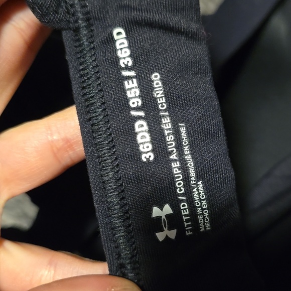 Under Armour Women's Black Sports Bra 36DD - Picture 2 of 2